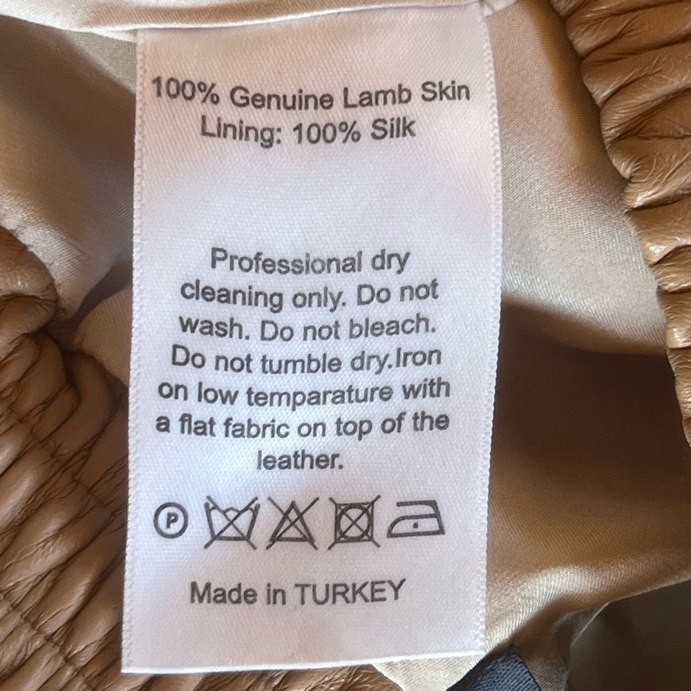 Zeynep Arcay Camel Leather Shorts - Picture 8 of 11